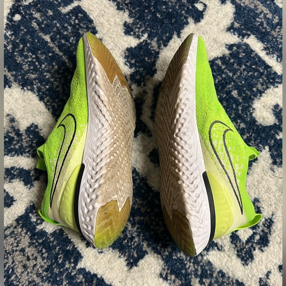 GENTLY WORN NIKE RUNNING SHOES! - Picture 7 of 9
